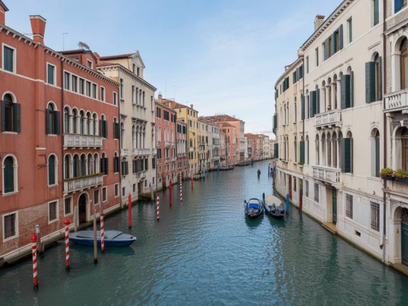 Venezia in inverno: itinerari romantici tra calli silenziose, bacari e tradizioni natalizie